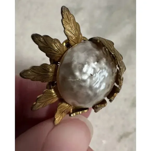 Vintage Miriam Haskell Signed Gold Tone Glass Pearl Sunflower Hat Stick Pin - Picture 5 of 7